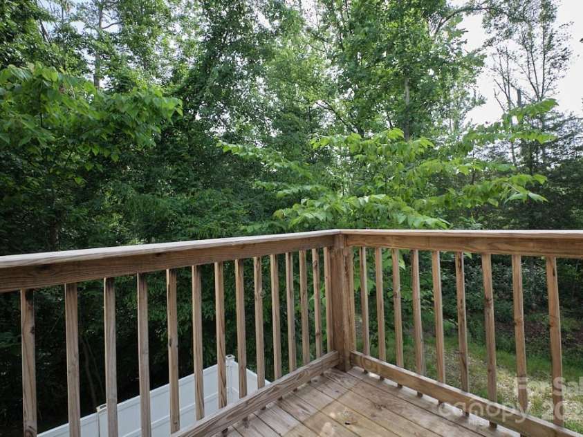 327 Wilkes Place Drive, Fort Mill, SC 29715.  MLS# CAR4258350, YatesRealty ID 24444. 