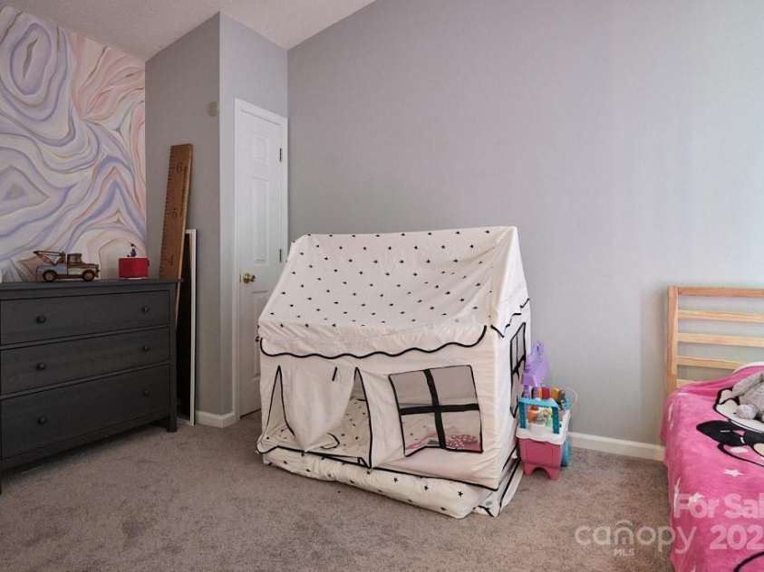 327 Wilkes Place Drive, Fort Mill, SC 29715.  MLS# CAR4258350, YatesRealty ID 24444. 
