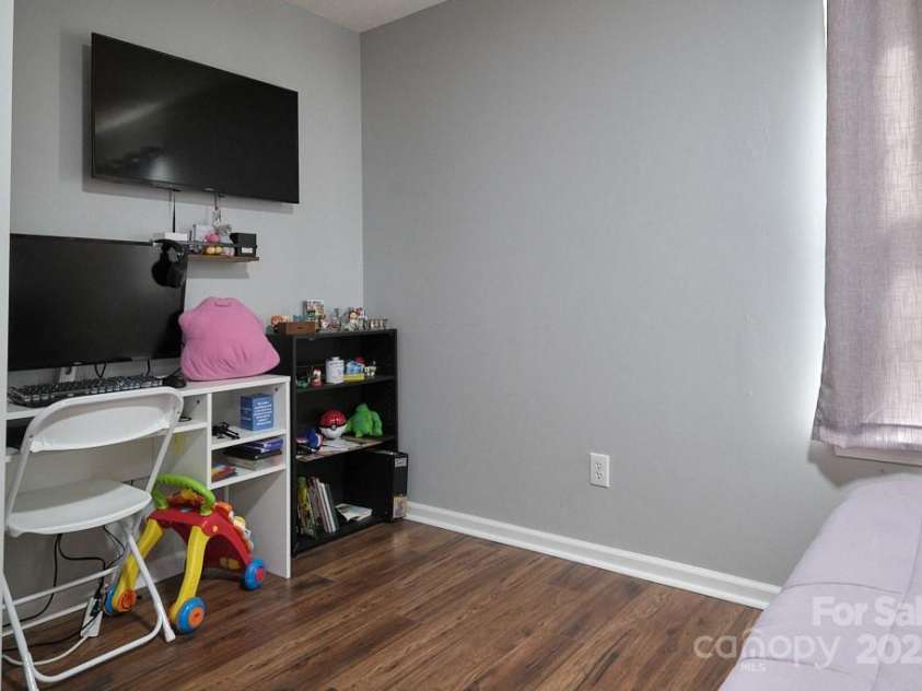 327 Wilkes Place Drive, Fort Mill, SC 29715.  MLS# CAR4258350, YatesRealty ID 24444. 