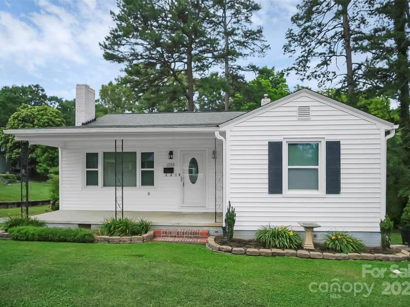 2108 Twin Avenue, Gastonia, NC 28052.  MLS# CAR4265631, YatesRealty ID 24445. 