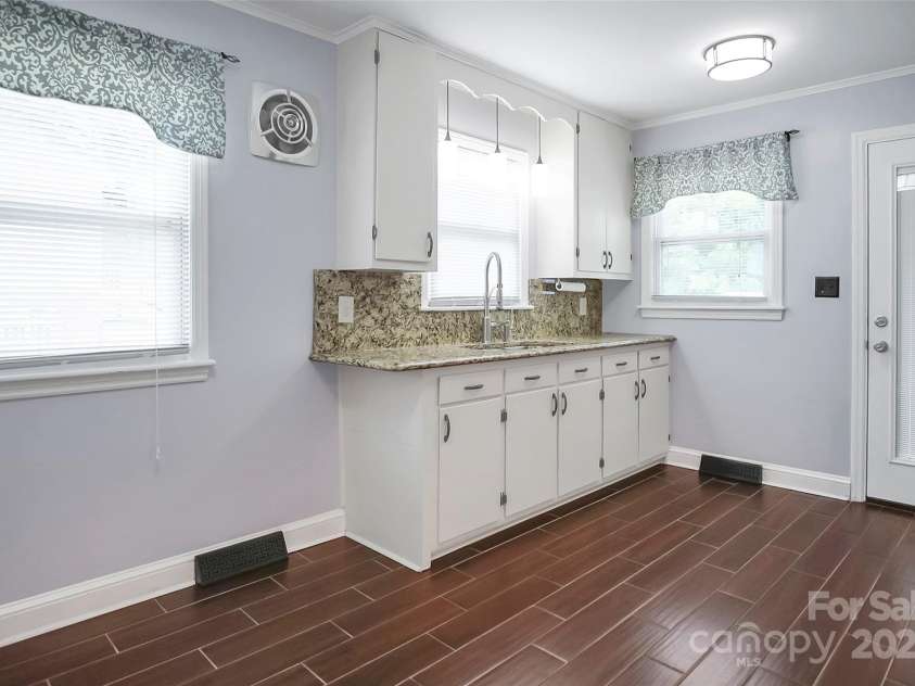 2108 Twin Avenue, Gastonia, NC 28052.  MLS# CAR4265631, YatesRealty ID 24445. 