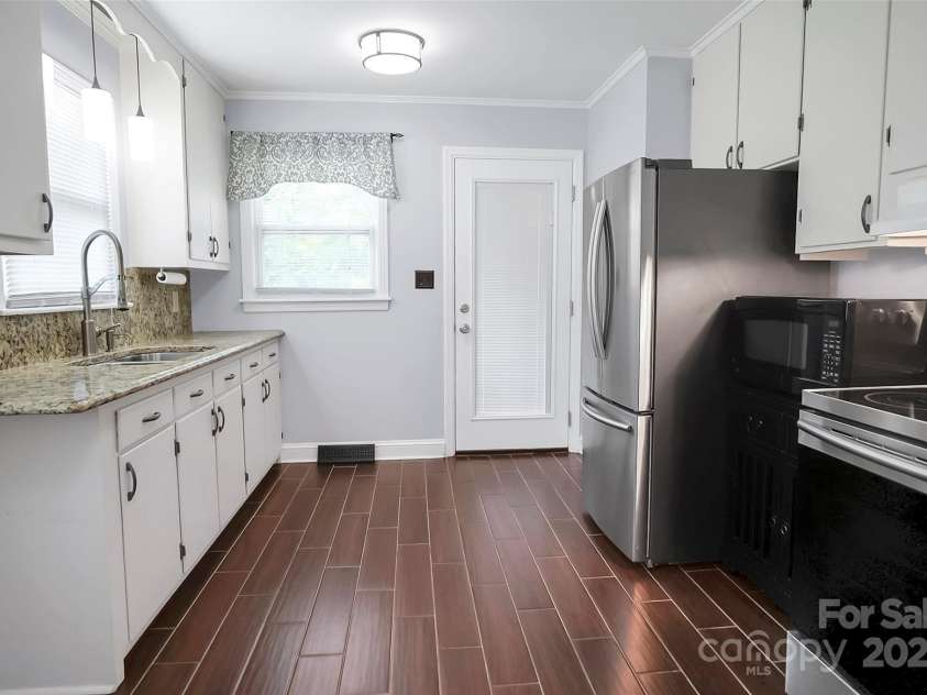 2108 Twin Avenue, Gastonia, NC 28052.  MLS# CAR4265631, YatesRealty ID 24445. 