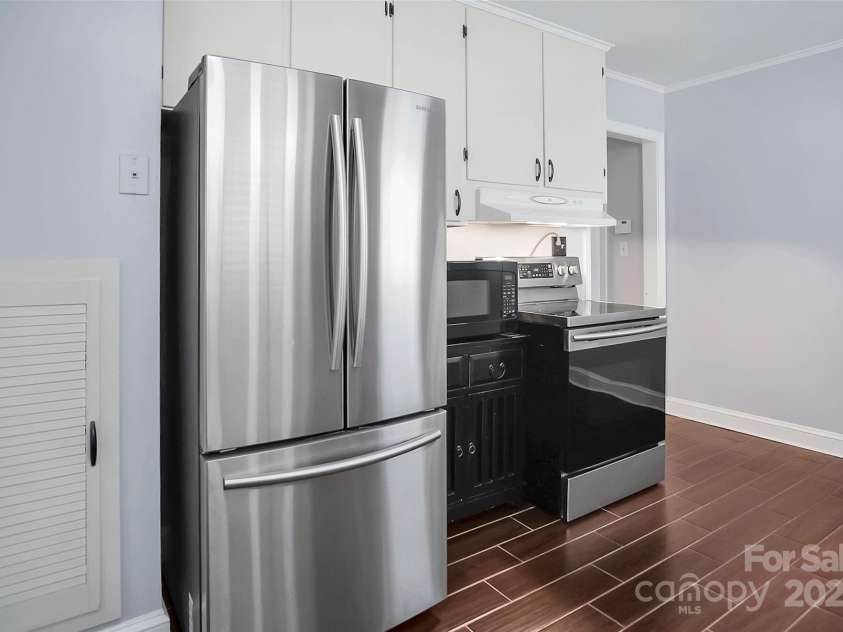 2108 Twin Avenue, Gastonia, NC 28052.  MLS# CAR4265631, YatesRealty ID 24445. 