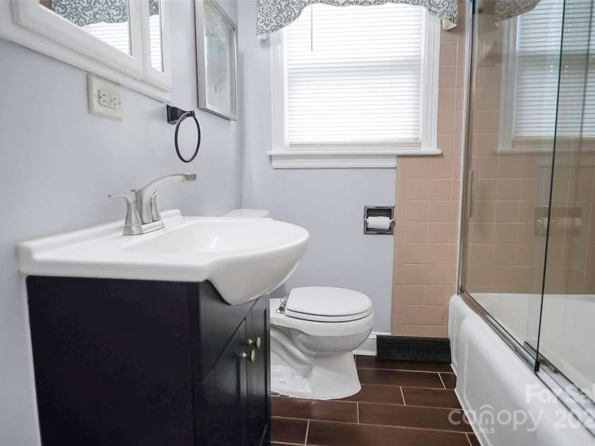 2108 Twin Avenue, Gastonia, NC 28052.  MLS# CAR4265631, YatesRealty ID 24445. 