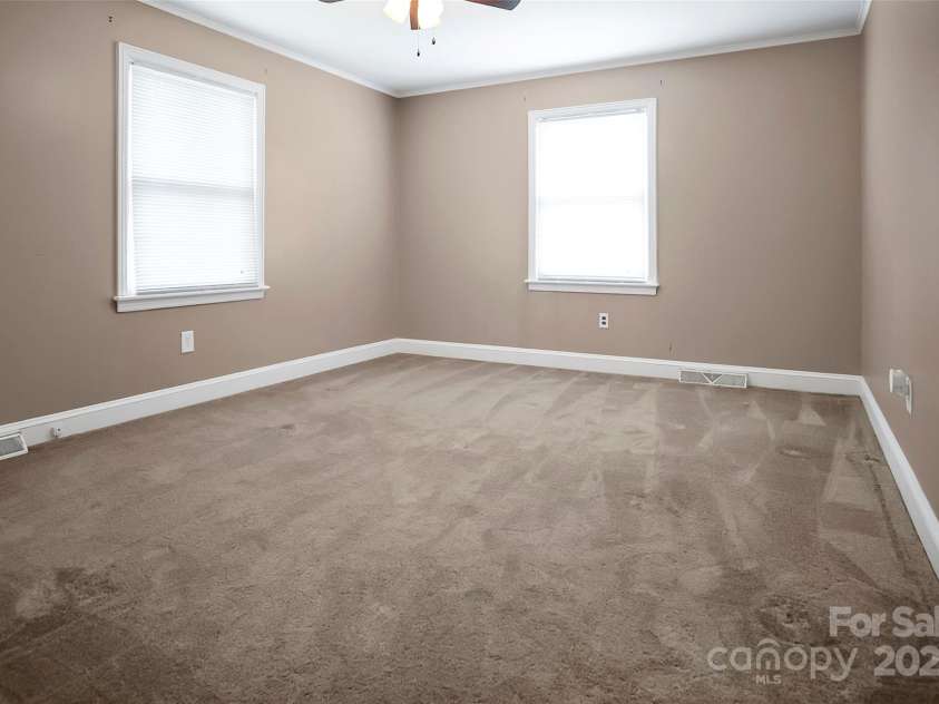 2108 Twin Avenue, Gastonia, NC 28052.  MLS# CAR4265631, YatesRealty ID 24445. 