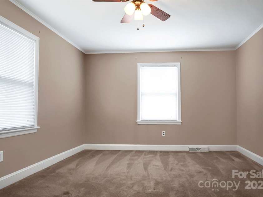 2108 Twin Avenue, Gastonia, NC 28052.  MLS# CAR4265631, YatesRealty ID 24445. 