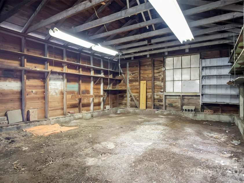 2108 Twin Avenue, Gastonia, NC 28052.  MLS# CAR4265631, YatesRealty ID 24445. 