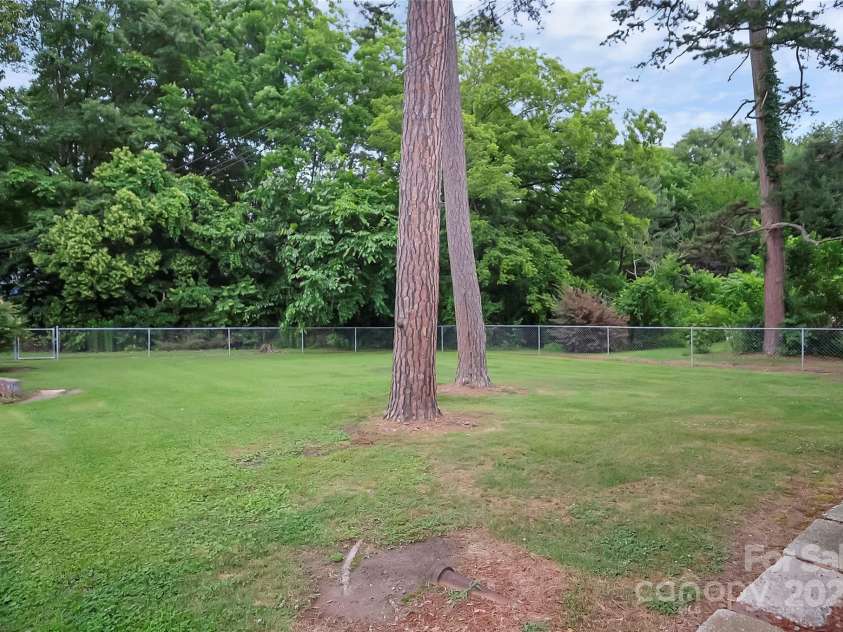 2108 Twin Avenue, Gastonia, NC 28052.  MLS# CAR4265631, YatesRealty ID 24445. 