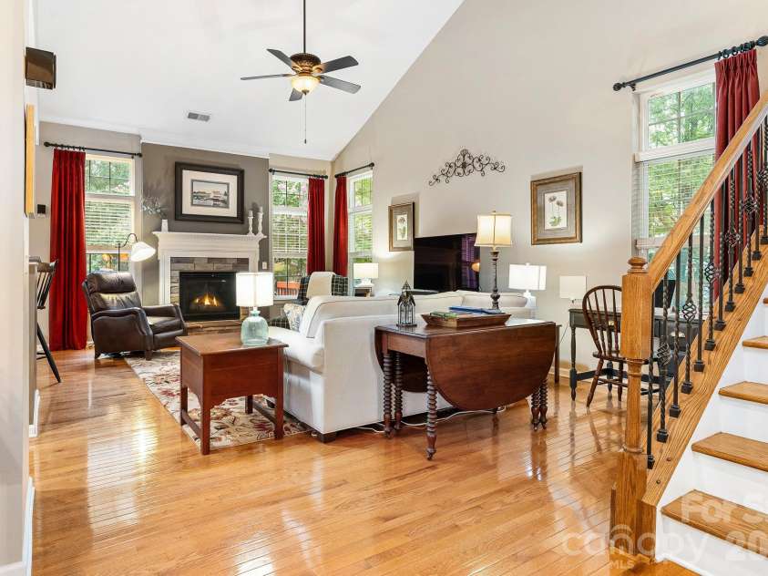 4006 Hickory View Drive, Fort Mill, SC 29707.  MLS# CAR4378829, YatesRealty ID 24445. 