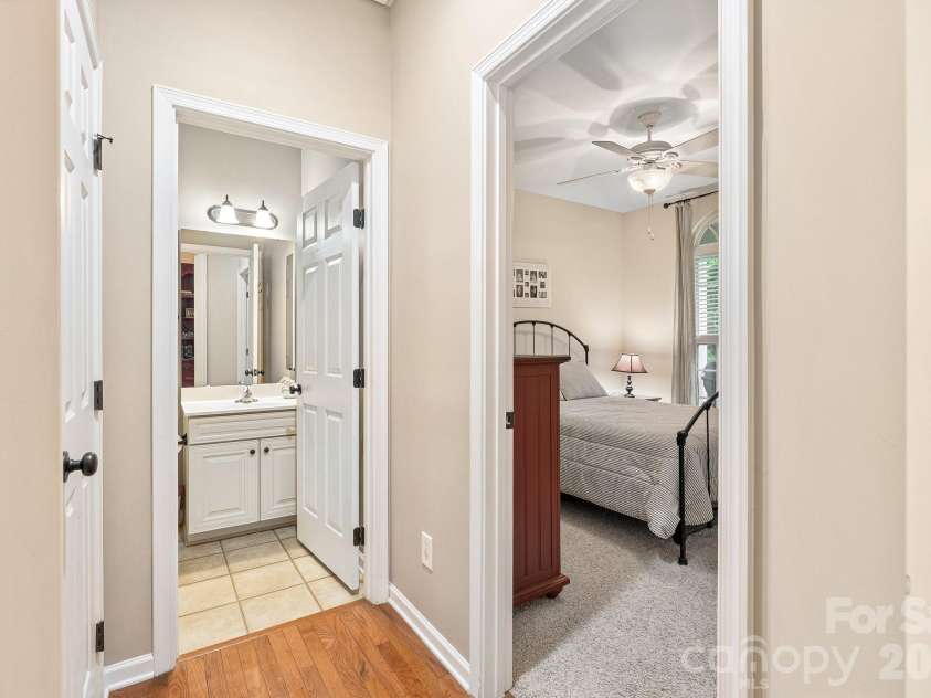 4006 Hickory View Drive, Fort Mill, SC 29707.  MLS# CAR4378829, YatesRealty ID 24445. 