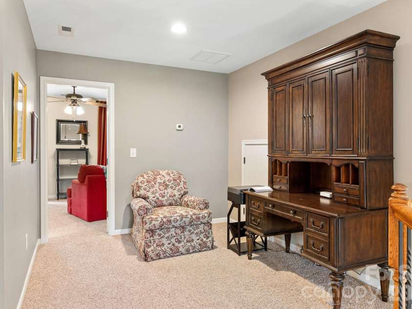 4006 Hickory View Drive, Fort Mill, SC 29707.  MLS# CAR4378829, YatesRealty ID 24445. 