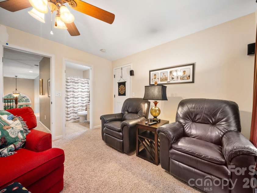 4006 Hickory View Drive, Fort Mill, SC 29707.  MLS# CAR4378829, YatesRealty ID 24445. 