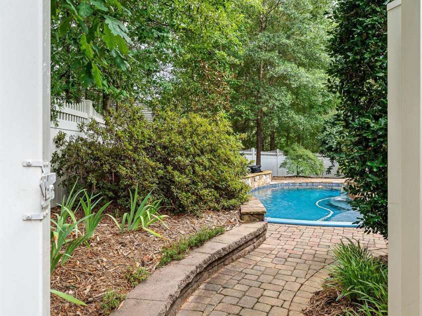 4006 Hickory View Drive, Fort Mill, SC 29707.  MLS# CAR4378829, YatesRealty ID 24445. 