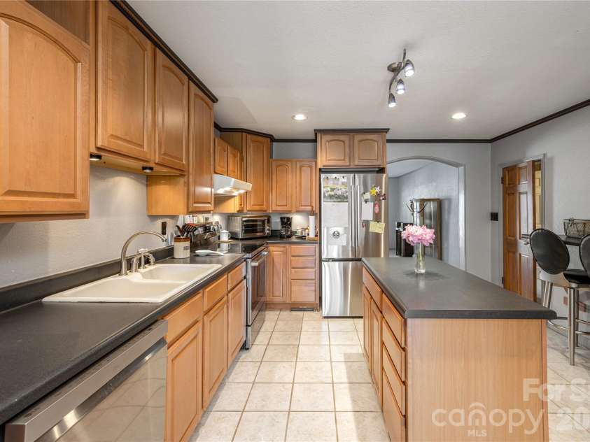 231 Allen Road, East Flat Rock, NC 28726.  MLS# CAR4381242, YatesRealty ID 24446. 