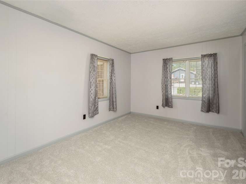 231 Allen Road, East Flat Rock, NC 28726.  MLS# CAR4381242, YatesRealty ID 24446. 