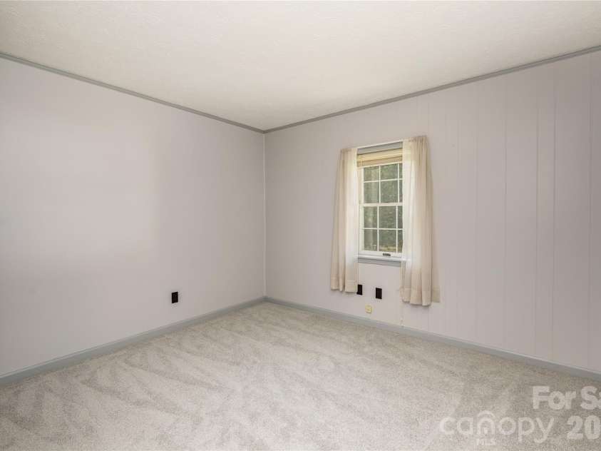 231 Allen Road, East Flat Rock, NC 28726.  MLS# CAR4381242, YatesRealty ID 24446. 