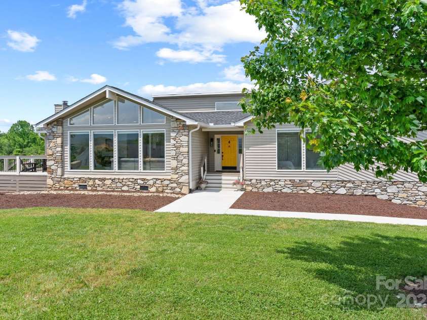 5 Loridon Drive, Weaverville, NC 28787.  MLS# CAR4261598, YatesRealty ID 24446. 