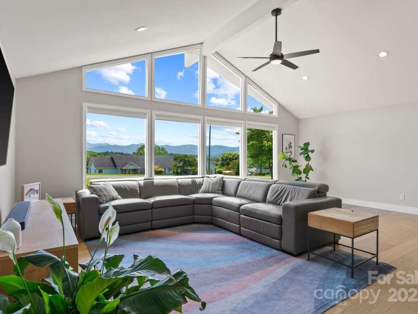 5 Loridon Drive, Weaverville, NC 28787.  MLS# CAR4261598, YatesRealty ID 24446. 