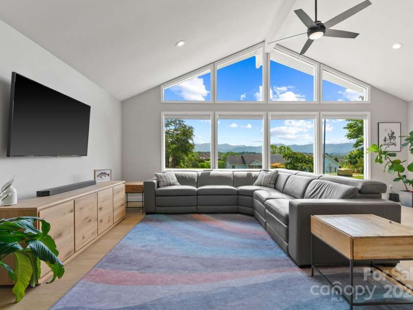 5 Loridon Drive, Weaverville, NC 28787.  MLS# CAR4261598, YatesRealty ID 24446. 