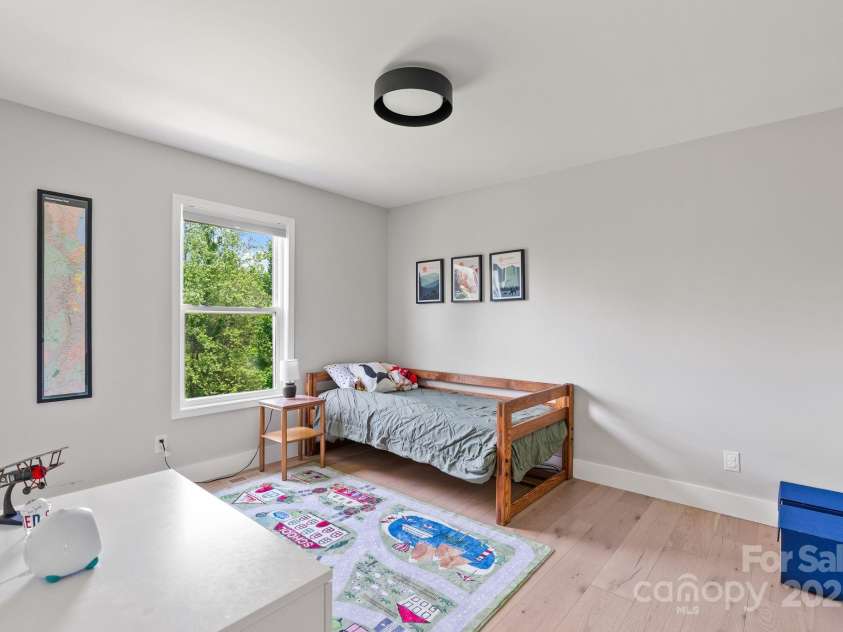 5 Loridon Drive, Weaverville, NC 28787.  MLS# CAR4261598, YatesRealty ID 24446. 