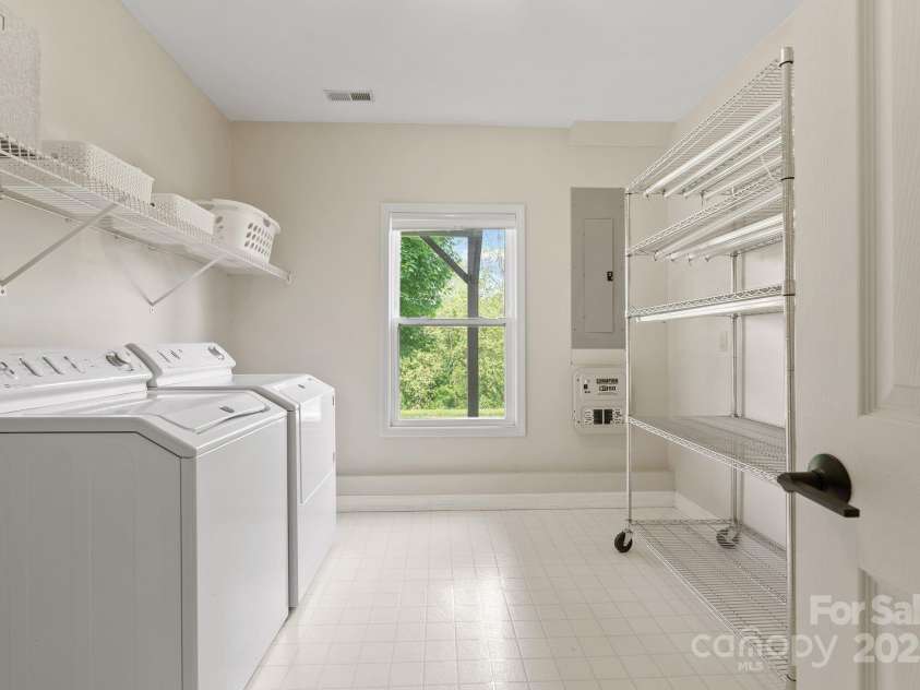 5 Loridon Drive, Weaverville, NC 28787.  MLS# CAR4261598, YatesRealty ID 24446. 