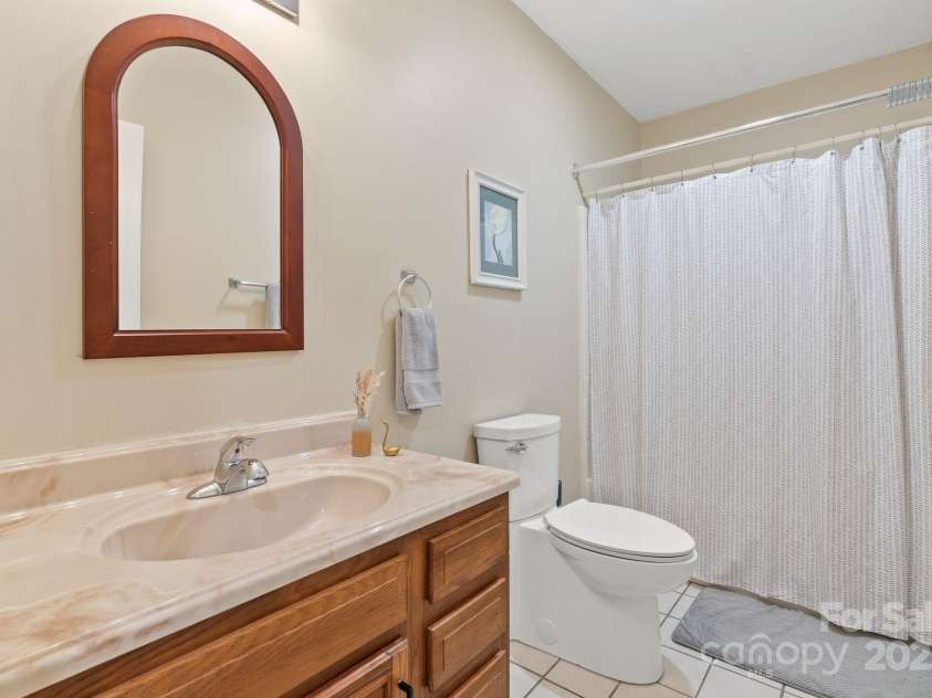 5 Loridon Drive, Weaverville, NC 28787.  MLS# CAR4261598, YatesRealty ID 24446. 