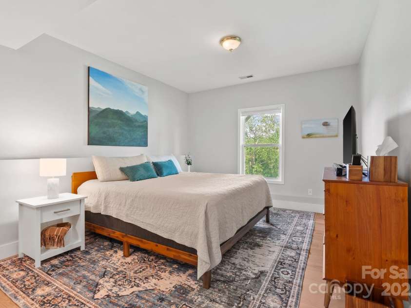 5 Loridon Drive, Weaverville, NC 28787.  MLS# CAR4261598, YatesRealty ID 24446. 