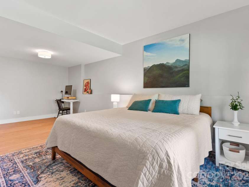 5 Loridon Drive, Weaverville, NC 28787.  MLS# CAR4261598, YatesRealty ID 24446. 