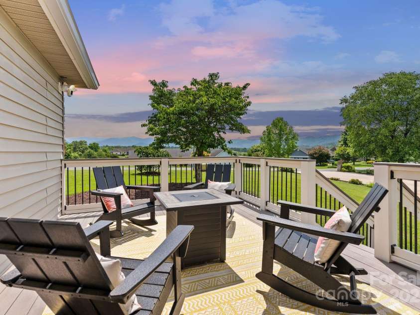 5 Loridon Drive, Weaverville, NC 28787.  MLS# CAR4261598, YatesRealty ID 24446. 