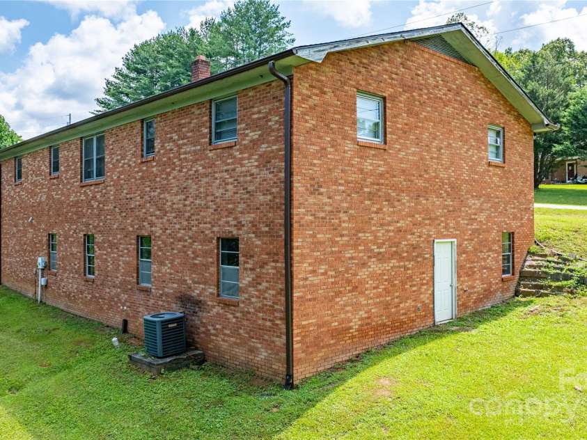 72 Cooper Drive, Nebo, NC 28761.  MLS# CAR4274532, YatesRealty ID 24447. 
