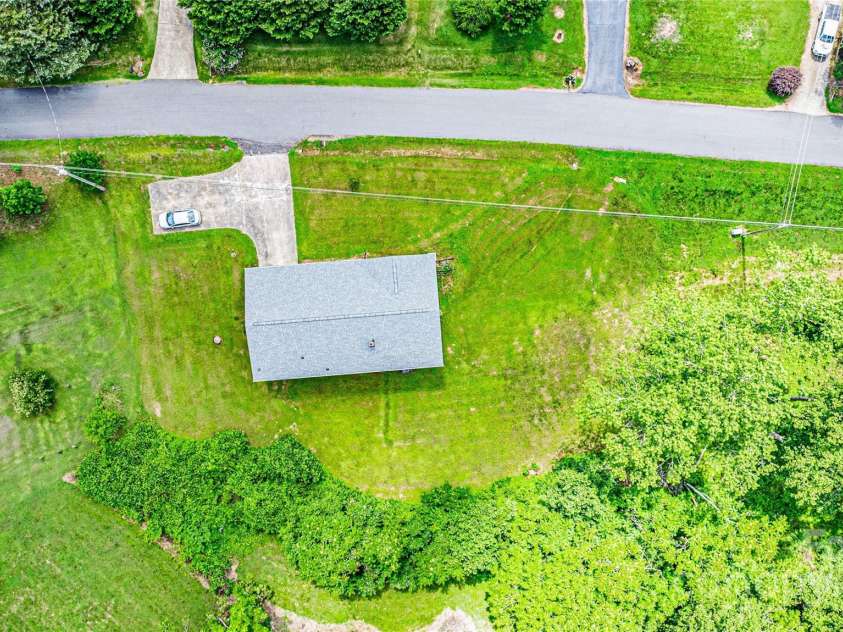 72 Cooper Drive, Nebo, NC 28761.  MLS# CAR4274532, YatesRealty ID 24447. 