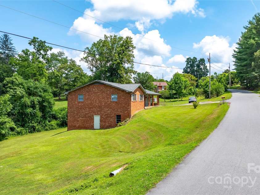72 Cooper Drive, Nebo, NC 28761.  MLS# CAR4274532, YatesRealty ID 24447. 