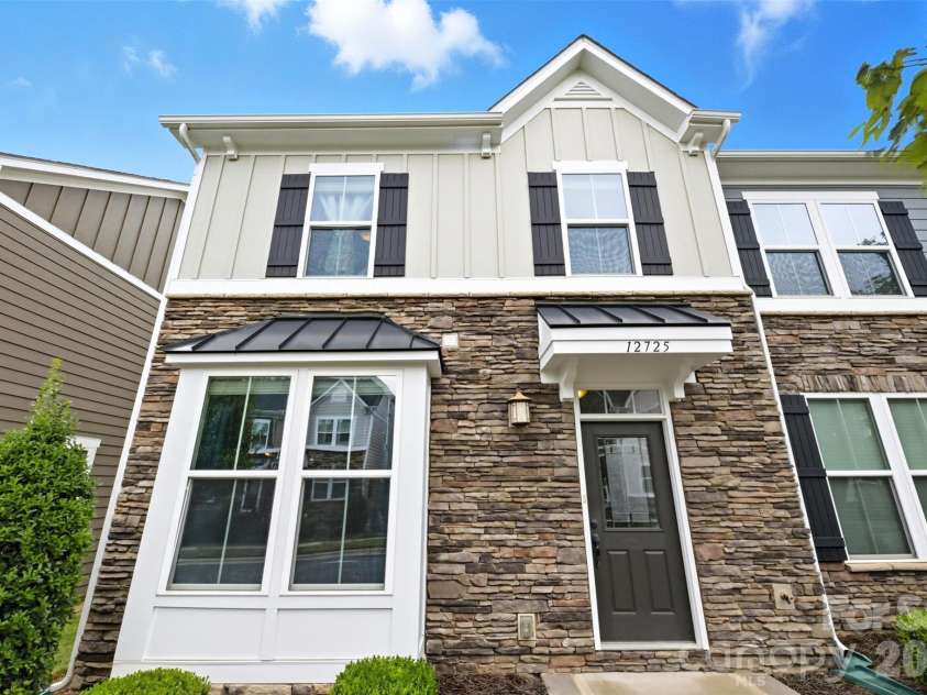 12725 Glowing Peak Road, Huntersville, NC 28078.  MLS# CAR4307179, YatesRealty ID 24448. 