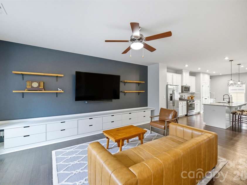 12725 Glowing Peak Road, Huntersville, NC 28078.  MLS# CAR4307179, YatesRealty ID 24448. 