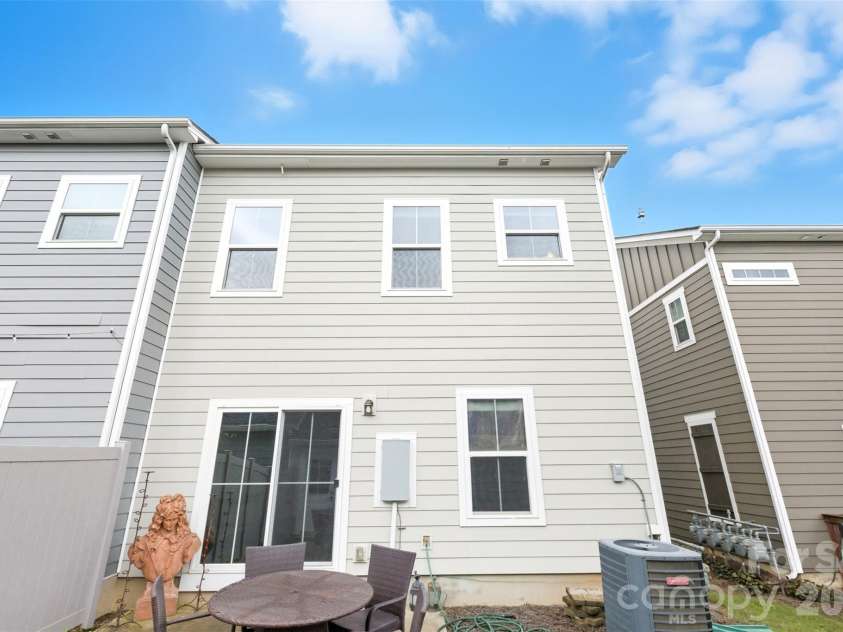 12725 Glowing Peak Road, Huntersville, NC 28078.  MLS# CAR4307179, YatesRealty ID 24448. 