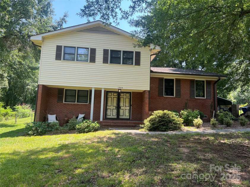 1909 Normandy Road, Kannapolis, NC 28081.  MLS# CAR4275991, YatesRealty ID 24448. 