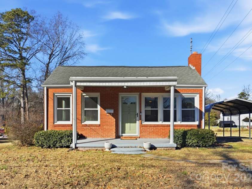 412 Ridge Street, Stanley, NC 28164.  MLS# CAR4330034, YatesRealty ID 24449. 