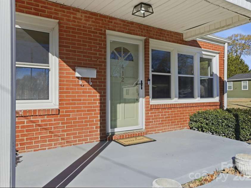 412 Ridge Street, Stanley, NC 28164.  MLS# CAR4330034, YatesRealty ID 24449. 