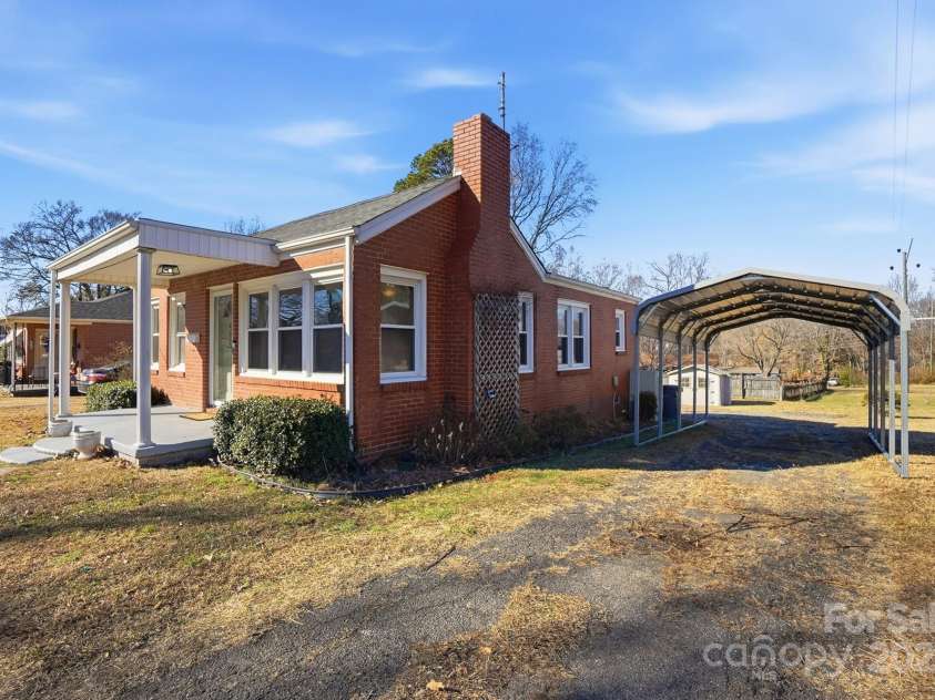 412 Ridge Street, Stanley, NC 28164.  MLS# CAR4330034, YatesRealty ID 24449. 