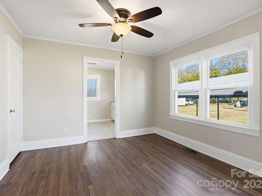 412 Ridge Street, Stanley, NC 28164.  MLS# CAR4330034, YatesRealty ID 24449. 