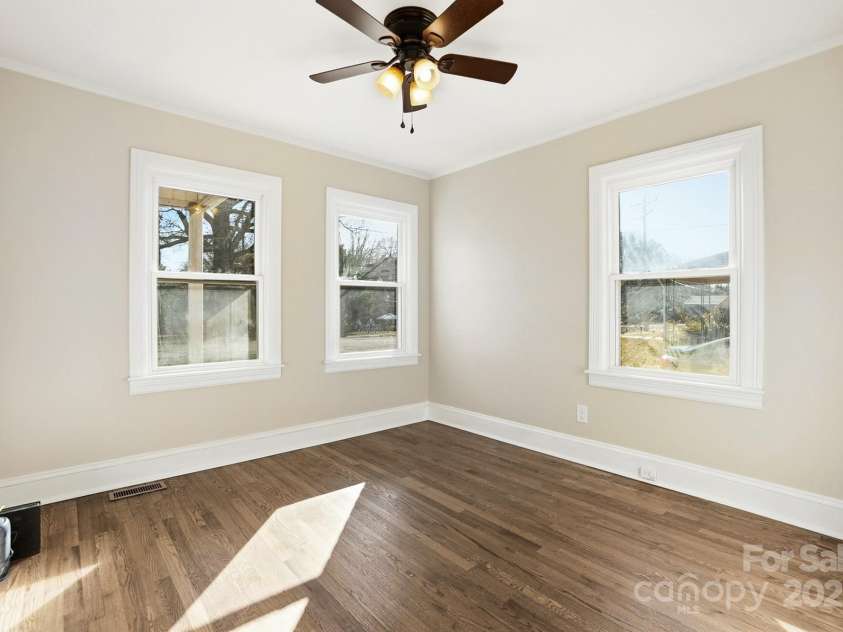 412 Ridge Street, Stanley, NC 28164.  MLS# CAR4330034, YatesRealty ID 24449. 