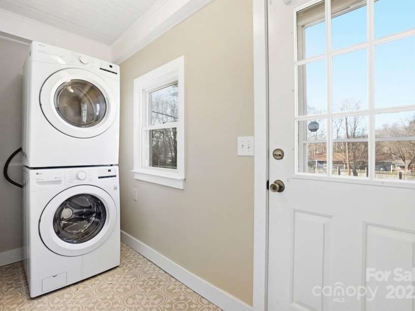 412 Ridge Street, Stanley, NC 28164.  MLS# CAR4330034, YatesRealty ID 24449. 