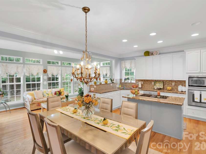 10837 Wilklee Drive, Charlotte, NC 28277.  MLS# CAR4291403, YatesRealty ID 2445. Eat In Kitchen Area