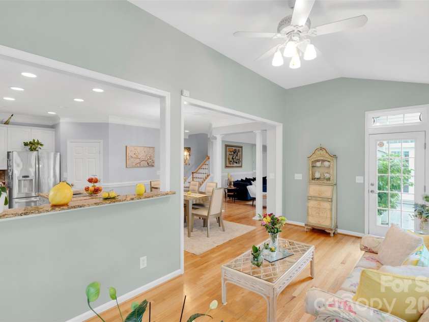 10837 Wilklee Drive, Charlotte, NC 28277.  MLS# CAR4291403, YatesRealty ID 2445. Sun Room