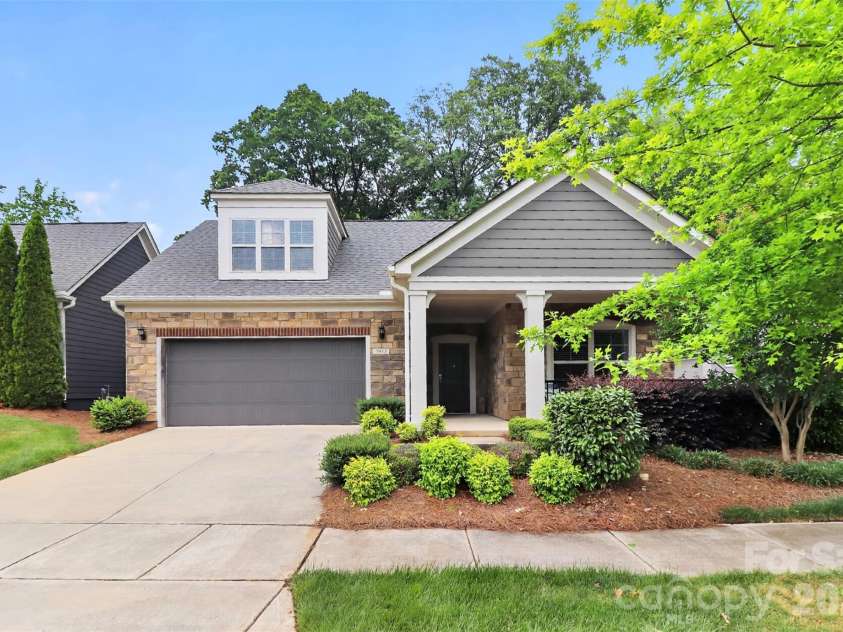 7933 Parknoll Drive, Huntersville, NC 28078.  MLS# CAR4322517, YatesRealty ID 24450. 