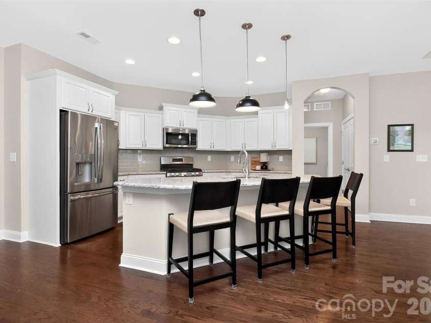 7933 Parknoll Drive, Huntersville, NC 28078.  MLS# CAR4322517, YatesRealty ID 24450. 