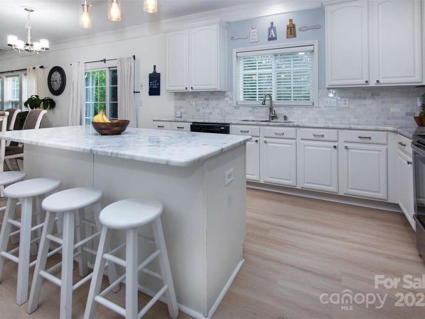 6914 Evanton Loch Road, Charlotte, NC 28278.  MLS# CAR4263880, YatesRealty ID 24451. 