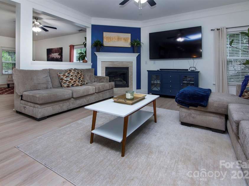 6914 Evanton Loch Road, Charlotte, NC 28278.  MLS# CAR4263880, YatesRealty ID 24451. 