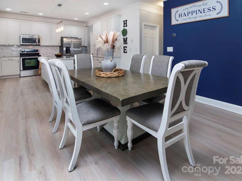 6914 Evanton Loch Road, Charlotte, NC 28278.  MLS# CAR4263880, YatesRealty ID 24451. 