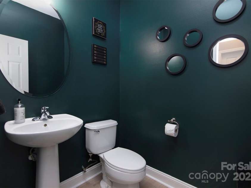 6914 Evanton Loch Road, Charlotte, NC 28278.  MLS# CAR4263880, YatesRealty ID 24451. 